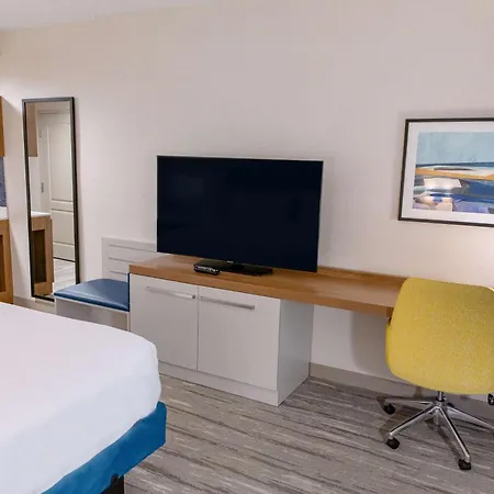 Hilton Garden Inn Lakewood Exterior photo