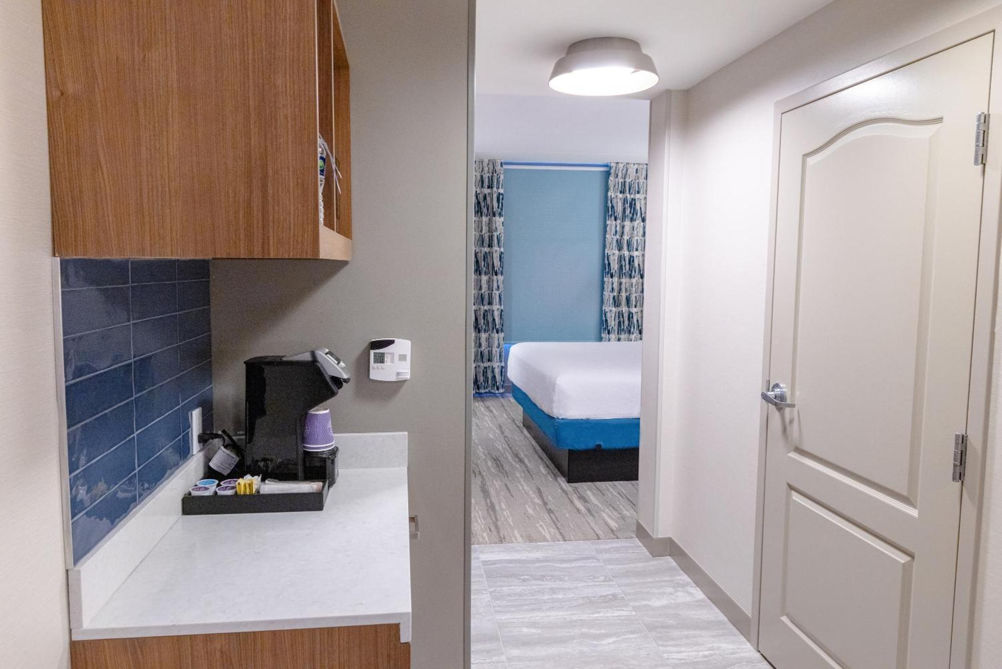 Hilton Garden Lakewood